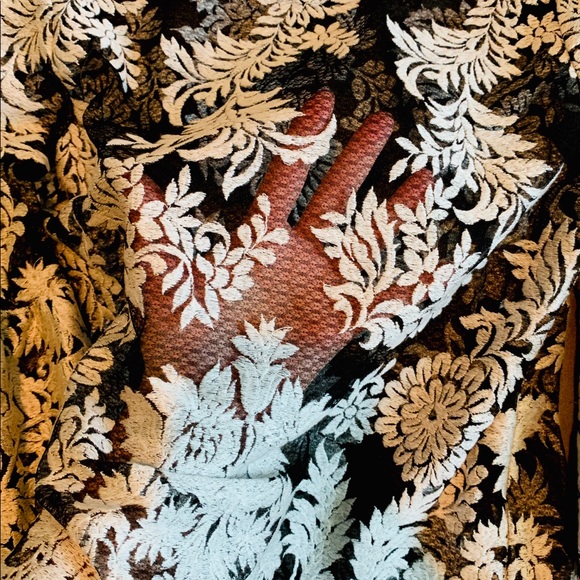 Lace top - Picture 3 of 5